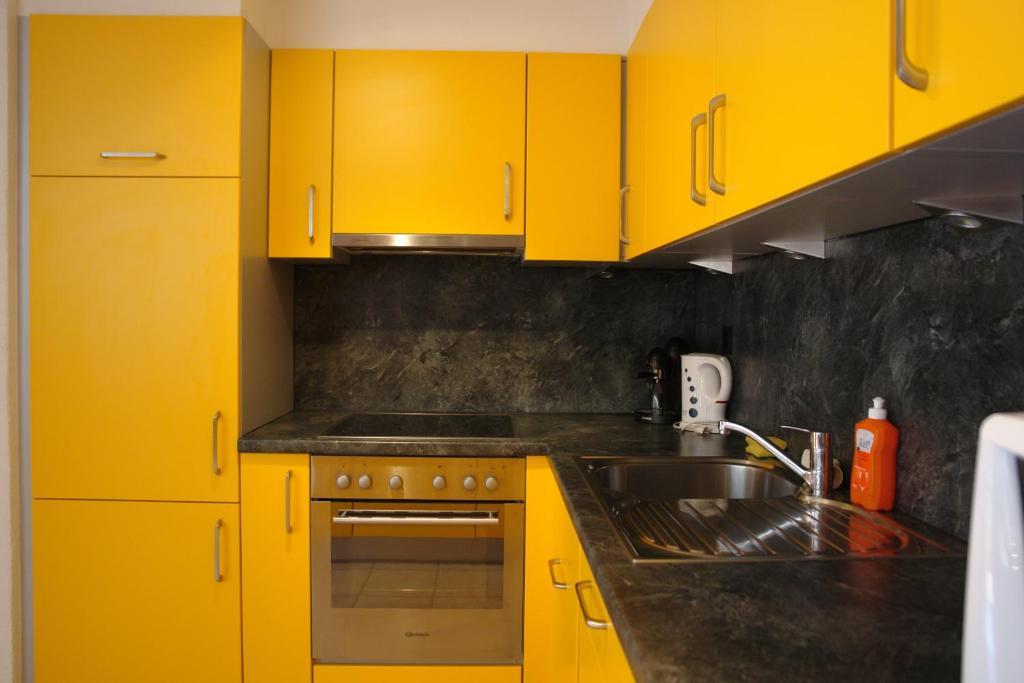 Myzermatt Monazit Apartment Ruang foto
