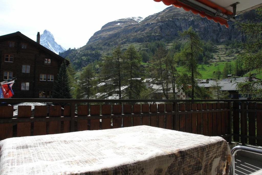 Myzermatt Monazit Apartment Ruang foto
