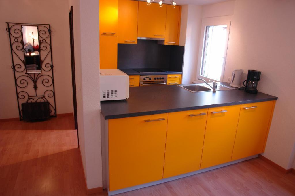 Myzermatt Monazit Apartment Ruang foto