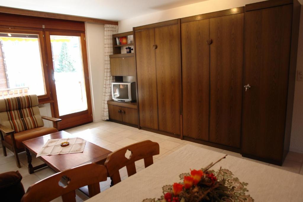 Myzermatt Monazit Apartment Ruang foto